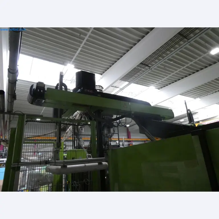 Engel Spritzgießmaschinen und Maschinen aus der Kunststoffindustrie-10