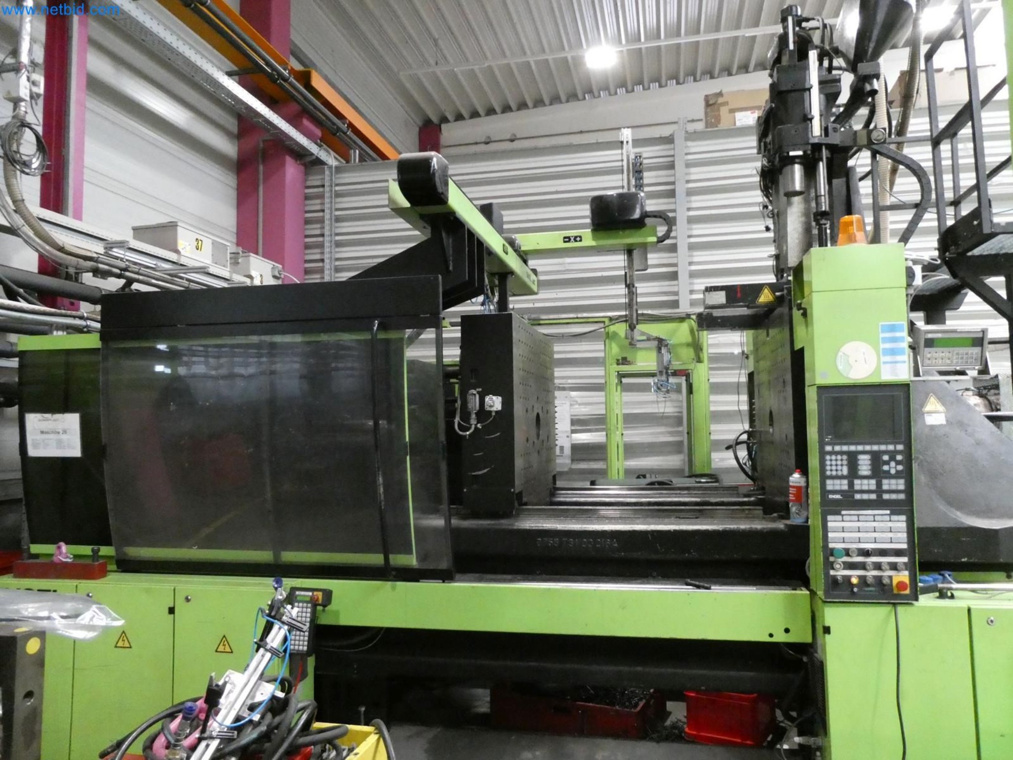 Engel Spritzgießmaschinen und Maschinen aus der Kunststoffindustrie-1