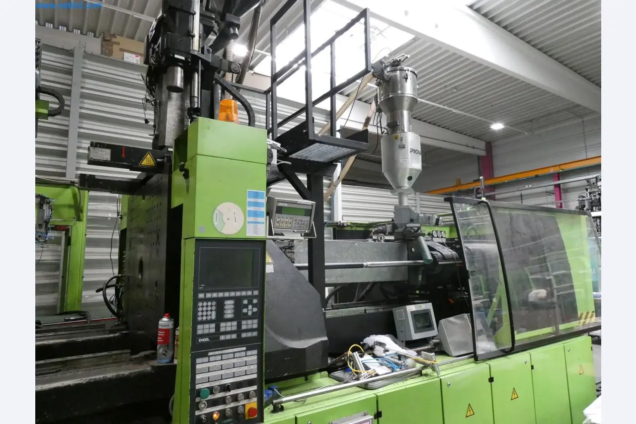 Engel Spritzgießmaschinen und Maschinen aus der Kunststoffindustrie-2