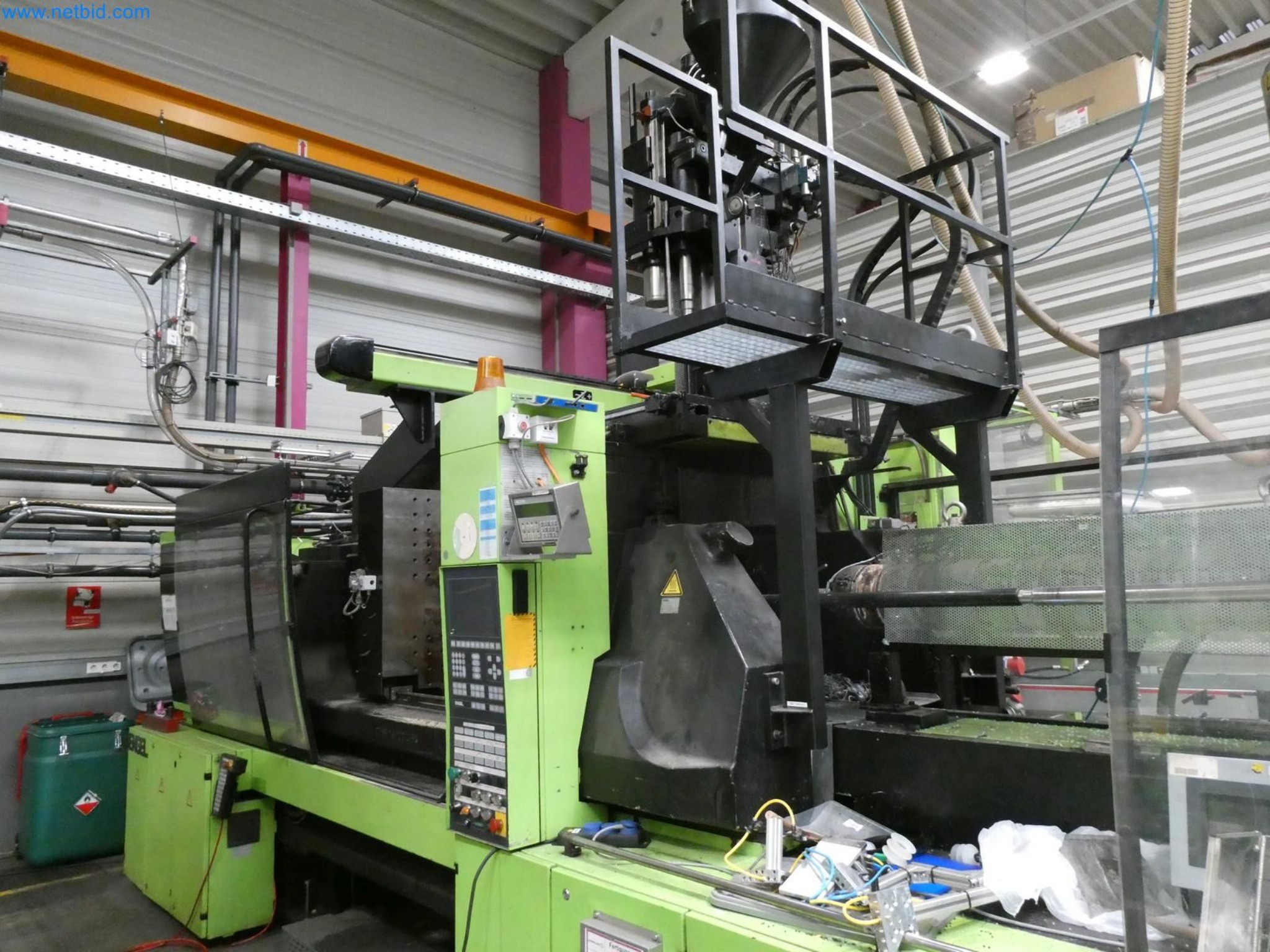 Engel Spritzgießmaschinen und Maschinen aus der Kunststoffindustrie-3