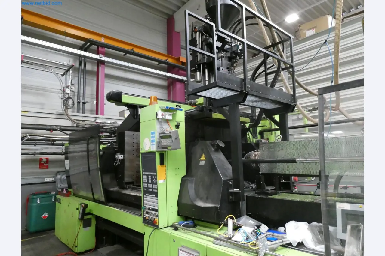 Engel Spritzgießmaschinen und Maschinen aus der Kunststoffindustrie-3