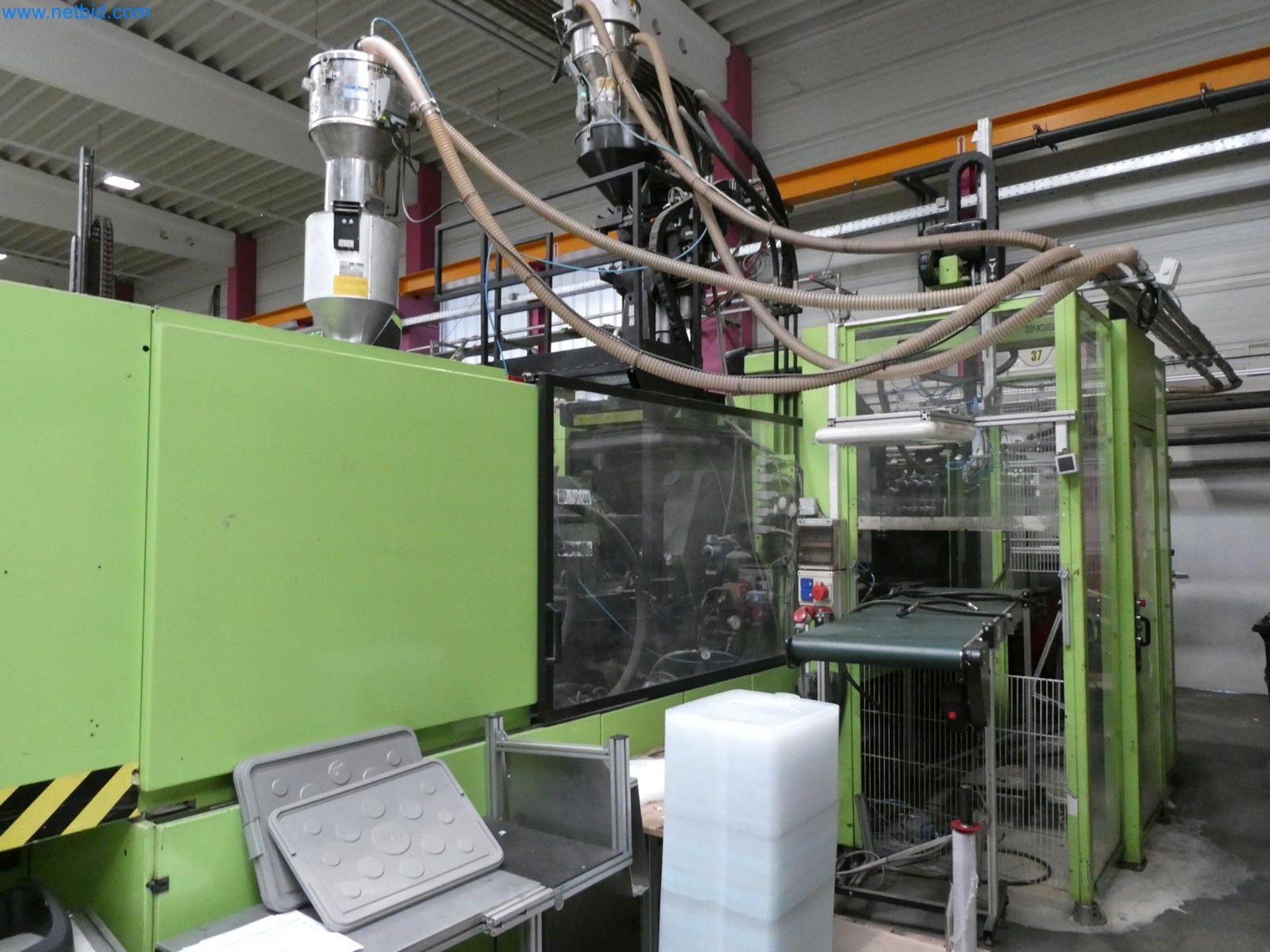 Engel Spritzgießmaschinen und Maschinen aus der Kunststoffindustrie-5