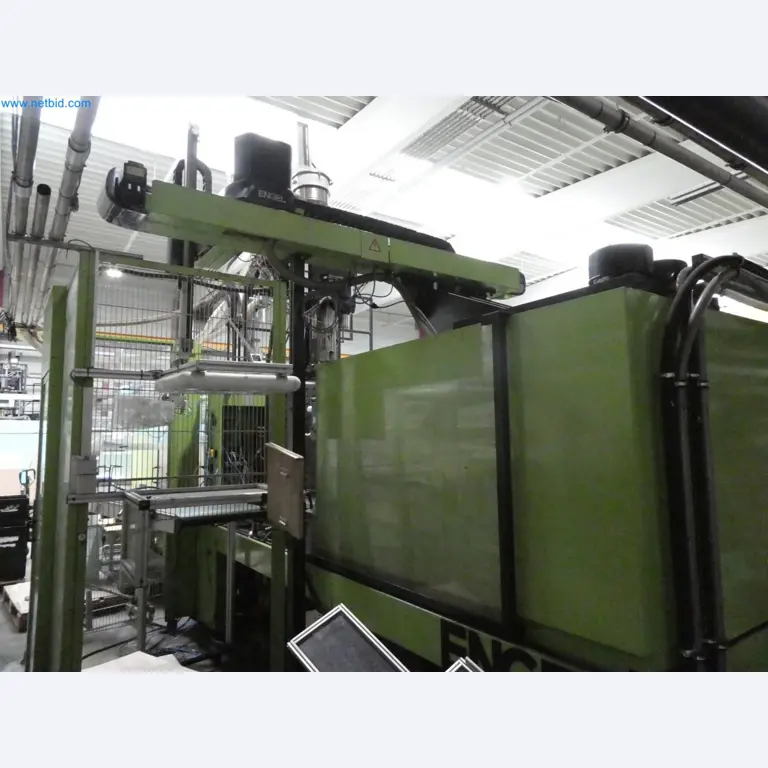 Engel Spritzgießmaschinen und Maschinen aus der Kunststoffindustrie-7