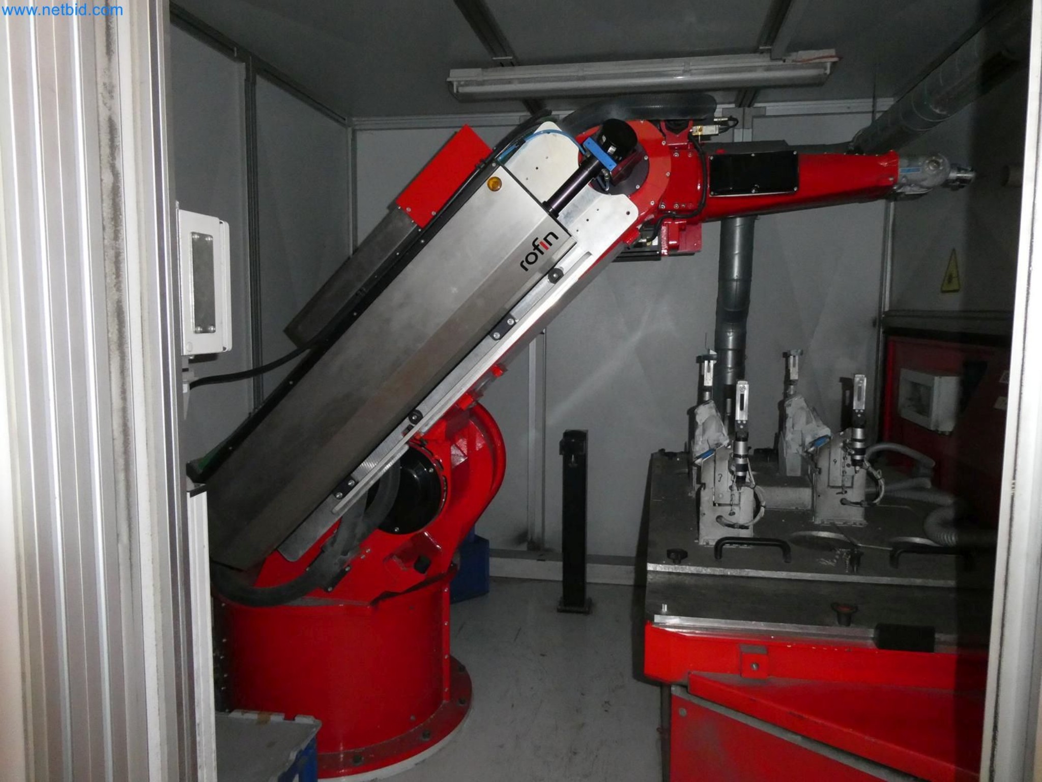 Engel Spritzgießmaschinen und Maschinen aus der Kunststoffindustrie-10