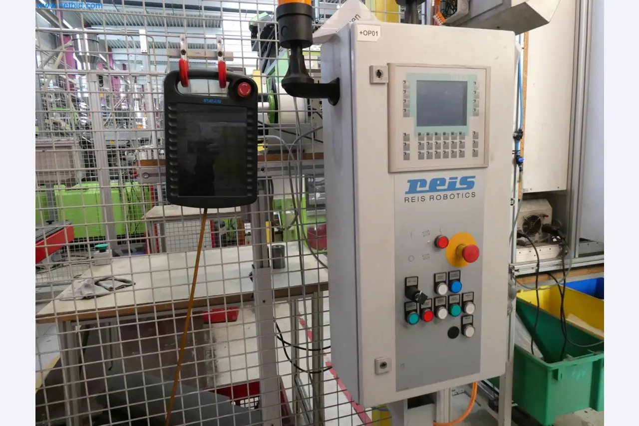 Engel Spritzgießmaschinen und Maschinen aus der Kunststoffindustrie-2