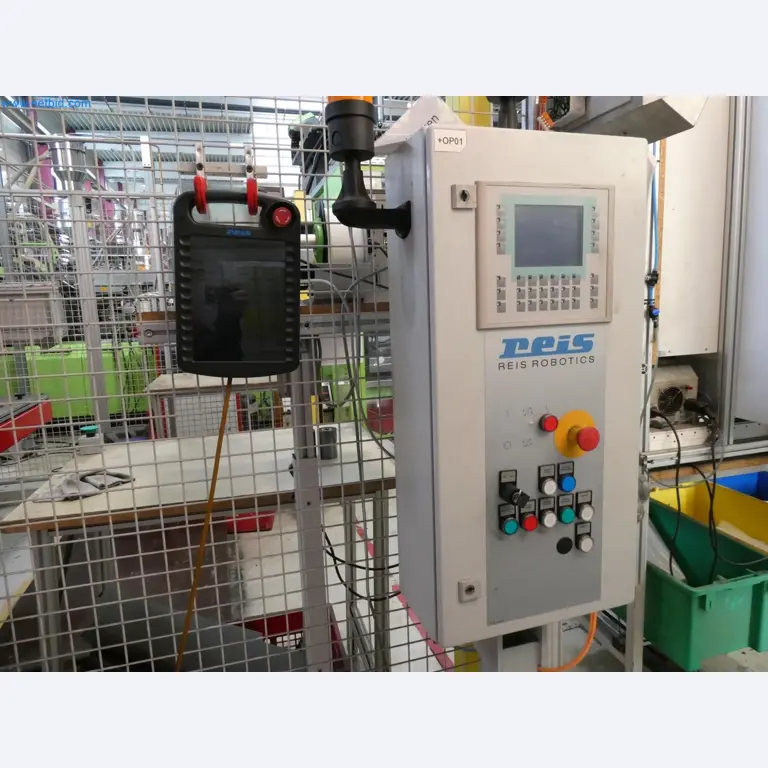 Engel Spritzgießmaschinen und Maschinen aus der Kunststoffindustrie-2