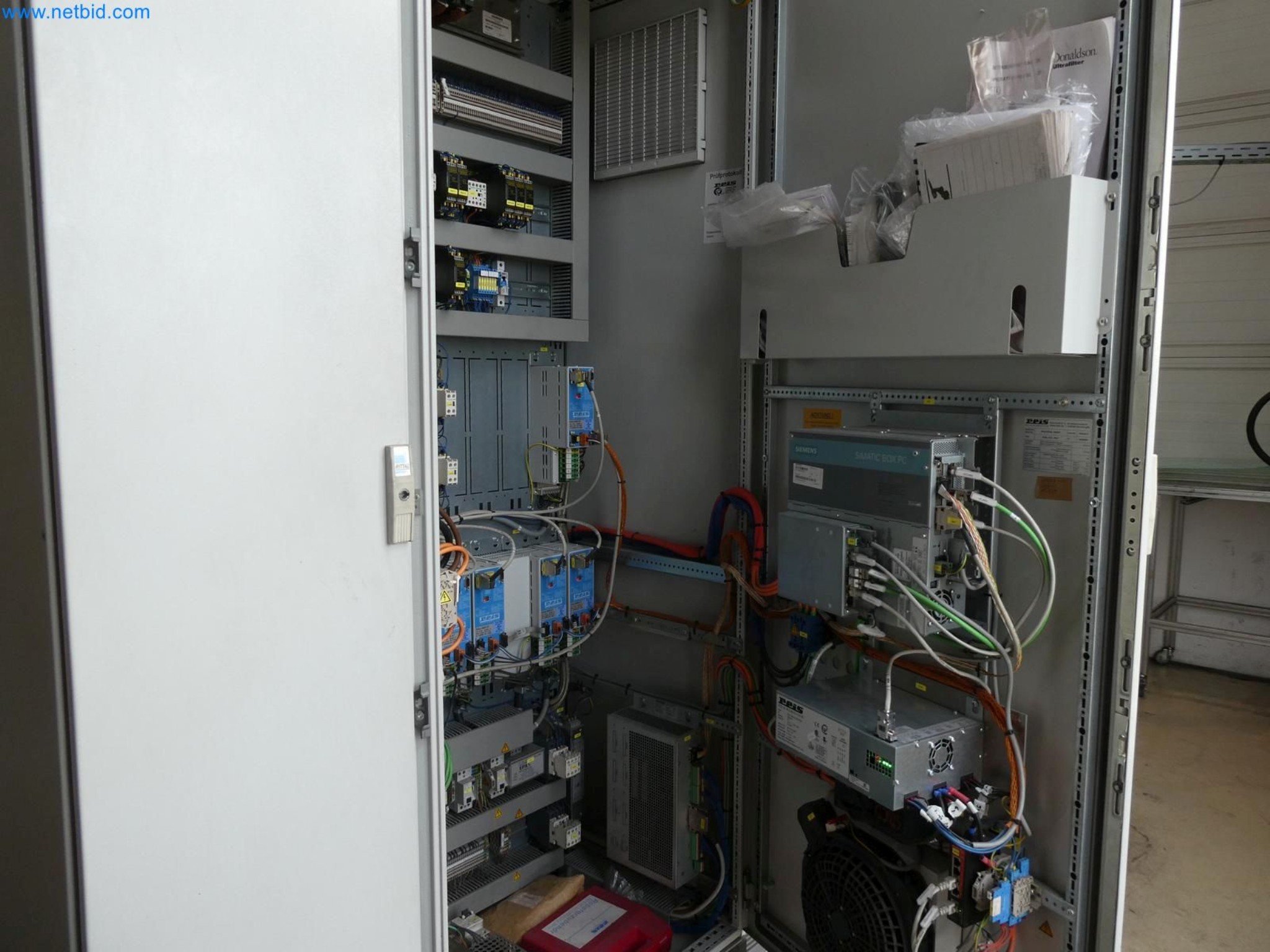 Engel Spritzgießmaschinen und Maschinen aus der Kunststoffindustrie-6