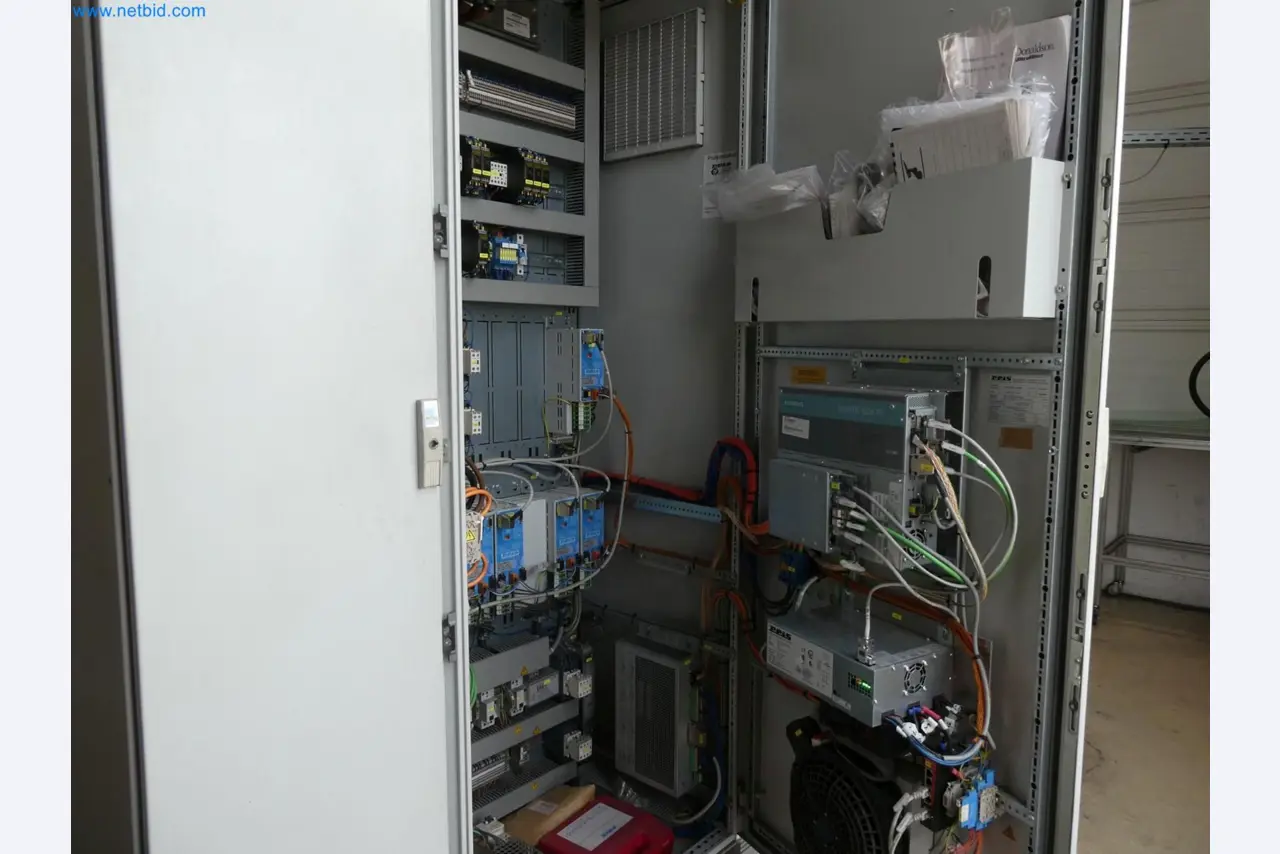 Engel Spritzgießmaschinen und Maschinen aus der Kunststoffindustrie-6