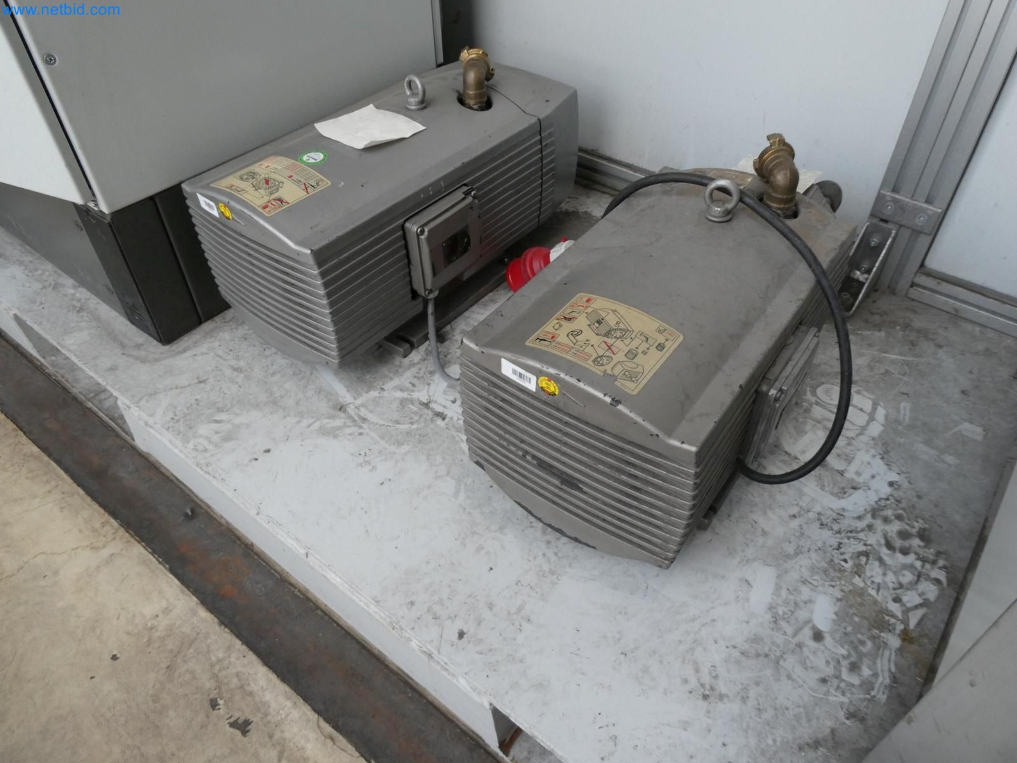 Engel Spritzgießmaschinen und Maschinen aus der Kunststoffindustrie-9