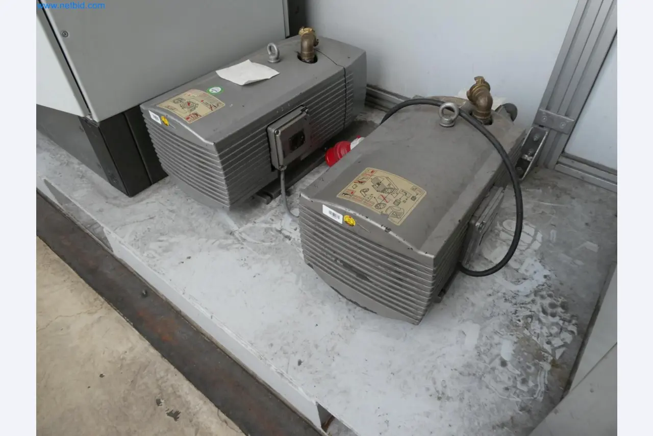 Engel Spritzgießmaschinen und Maschinen aus der Kunststoffindustrie-9