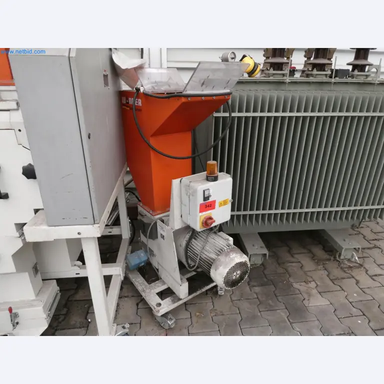 Engel Spritzgießmaschinen und Maschinen aus der Kunststoffindustrie-1