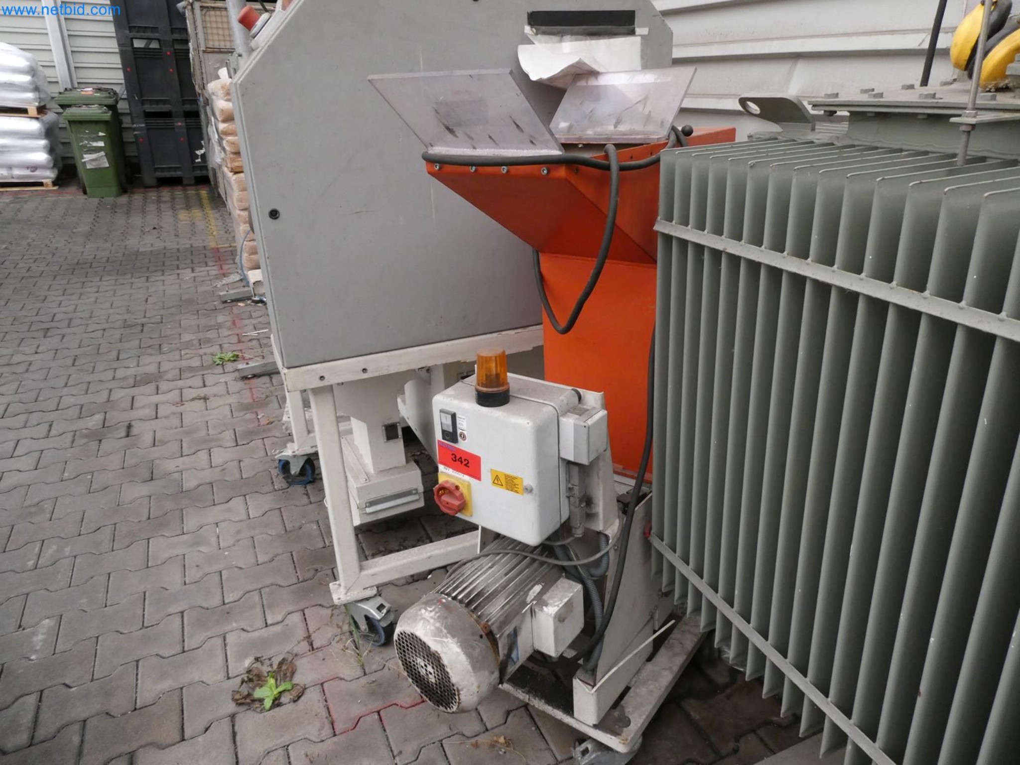 Engel Spritzgießmaschinen und Maschinen aus der Kunststoffindustrie-3