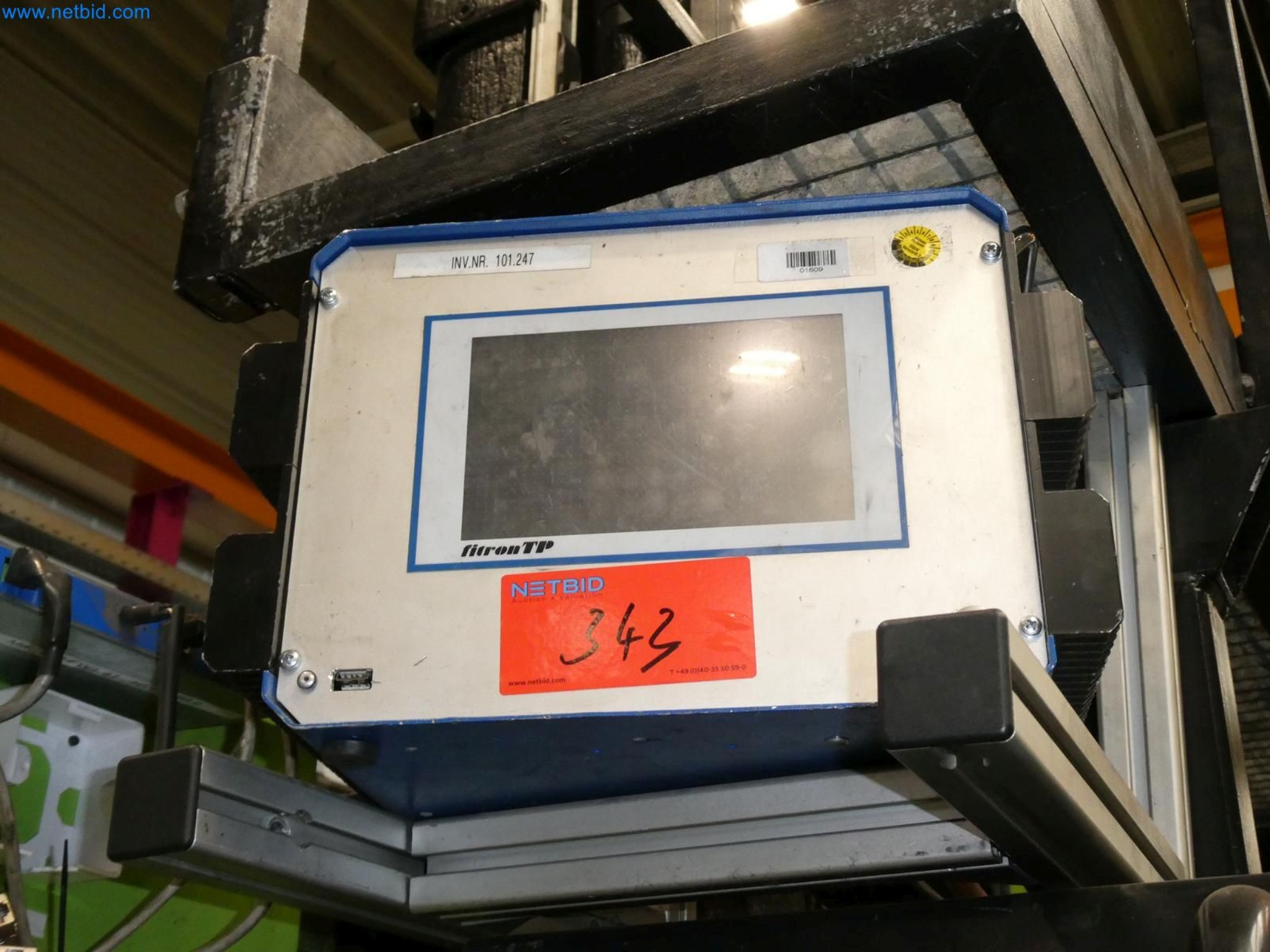 Engel Spritzgießmaschinen und Maschinen aus der Kunststoffindustrie-52