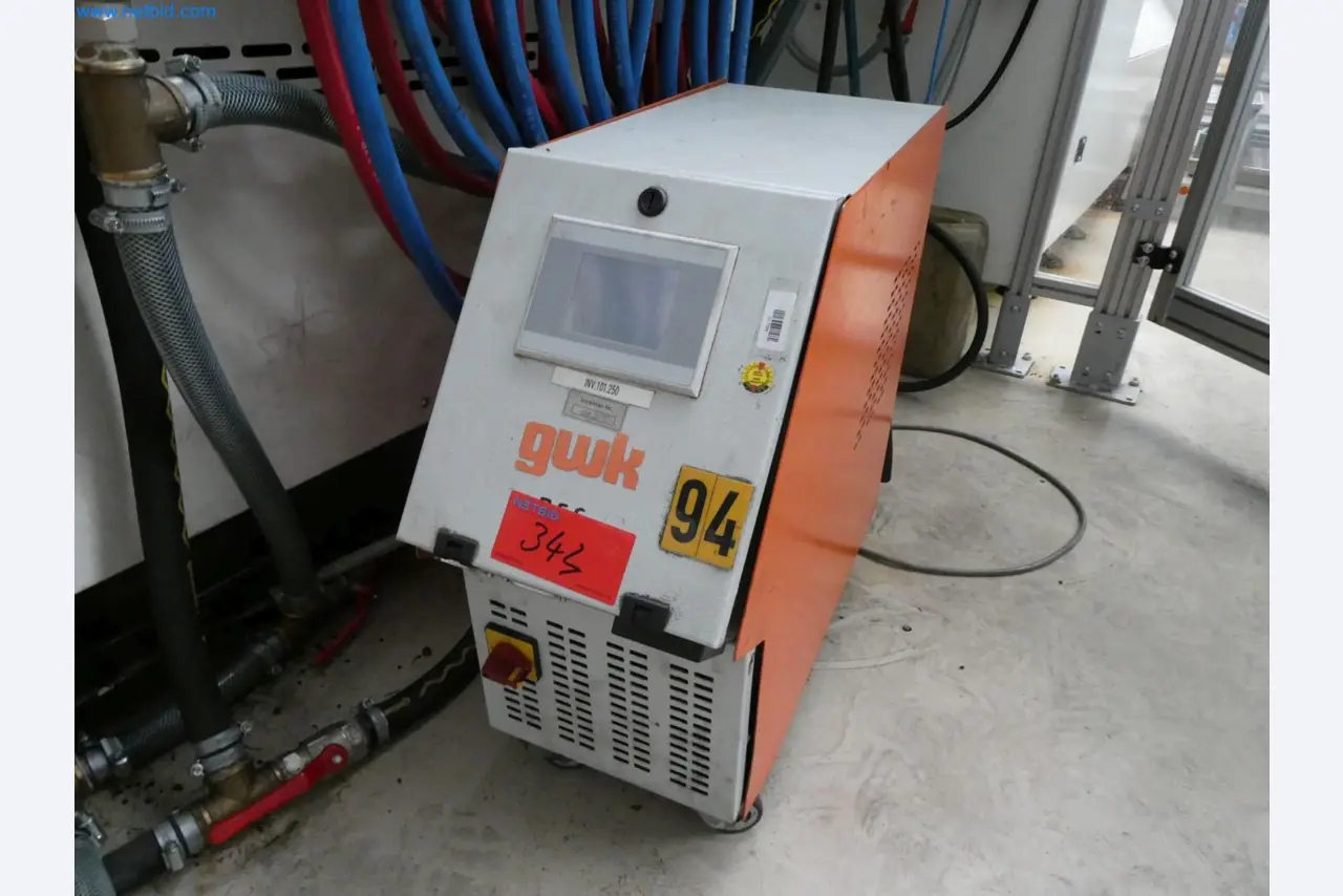 Engel Spritzgießmaschinen und Maschinen aus der Kunststoffindustrie-53