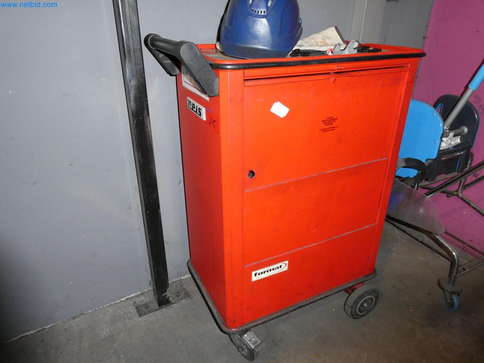 Engel Spritzgießmaschinen und Maschinen aus der Kunststoffindustrie-3