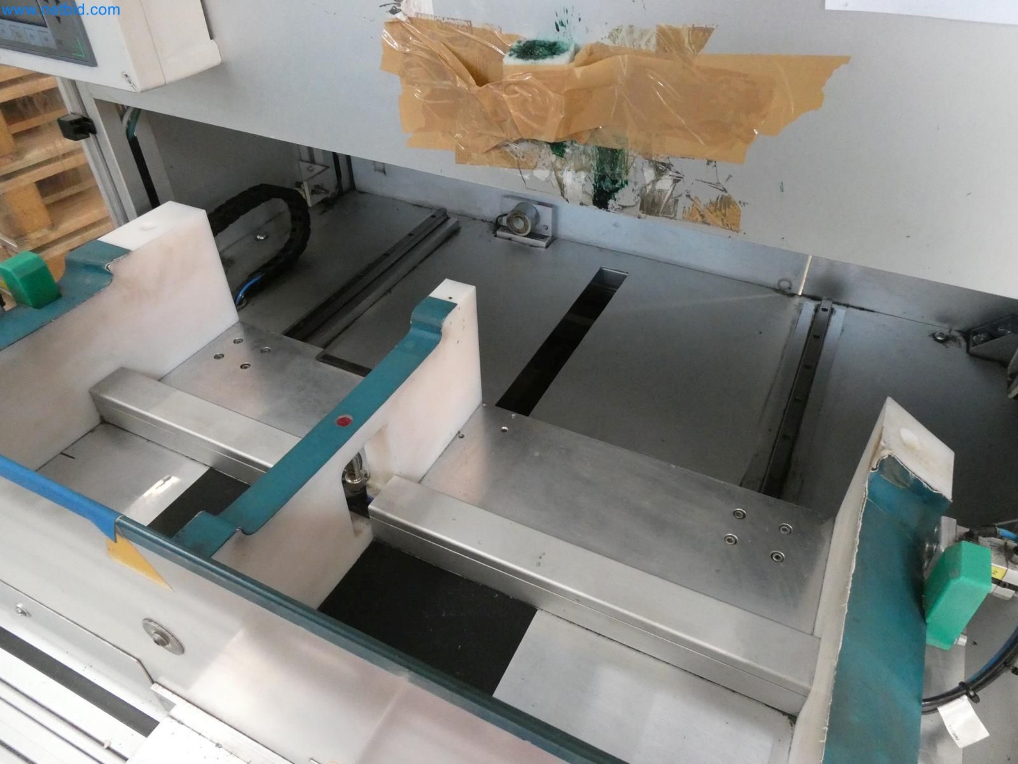 Engel Spritzgießmaschinen und Maschinen aus der Kunststoffindustrie-4