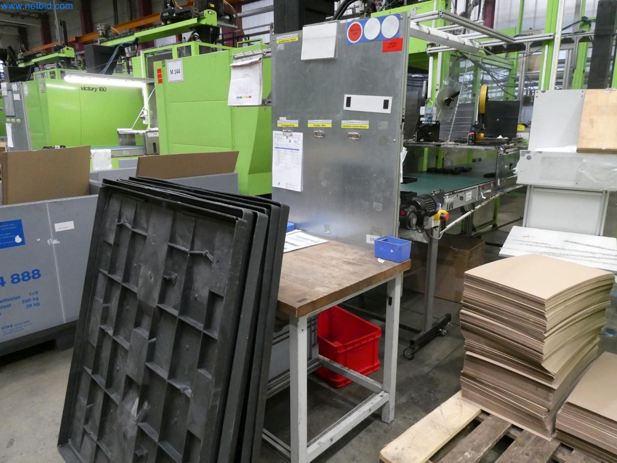 Engel Spritzgießmaschinen und Maschinen aus der Kunststoffindustrie-3