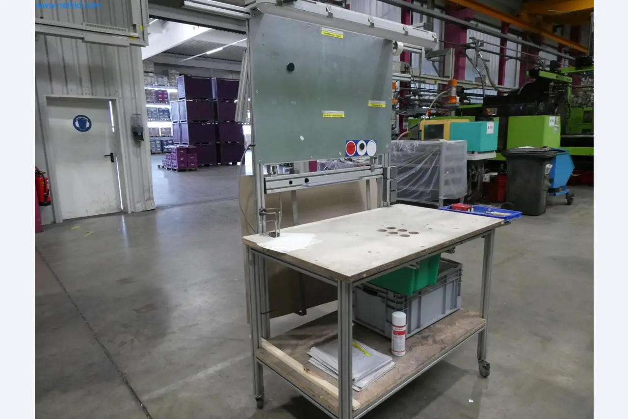 Engel Spritzgießmaschinen und Maschinen aus der Kunststoffindustrie-9