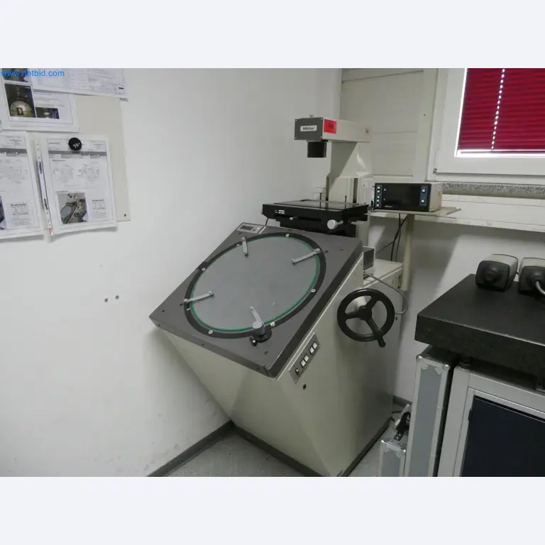 Engel Spritzgießmaschinen und Maschinen aus der Kunststoffindustrie-1