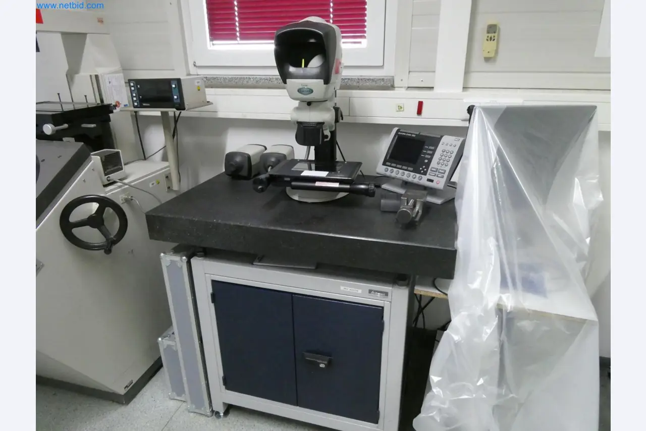 Engel Spritzgießmaschinen und Maschinen aus der Kunststoffindustrie-7