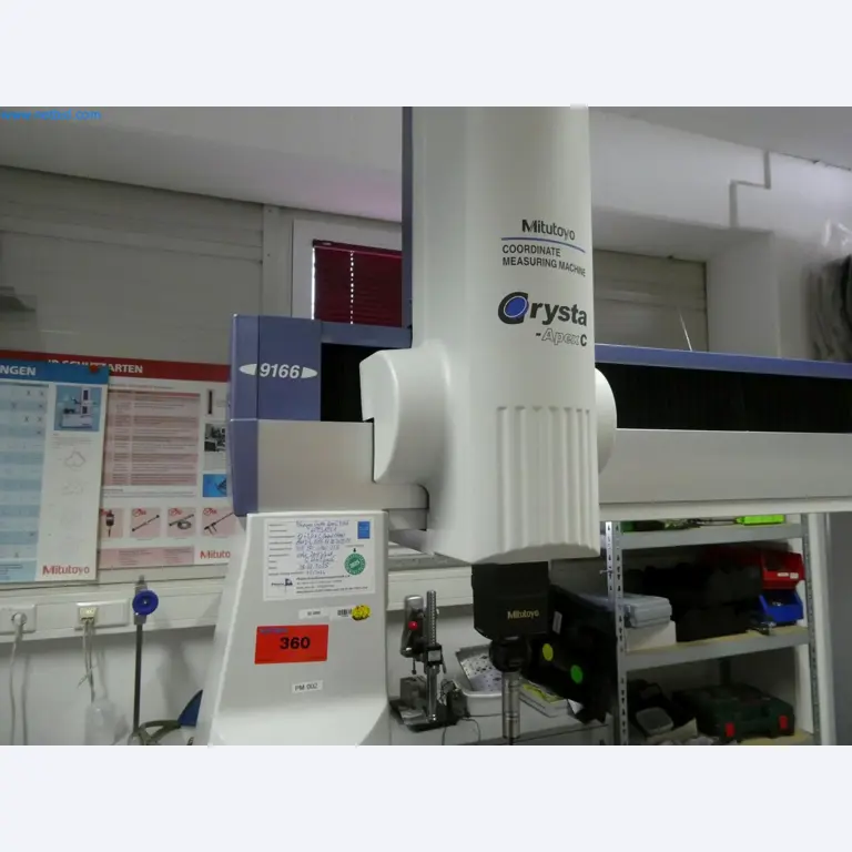 Engel Spritzgießmaschinen und Maschinen aus der Kunststoffindustrie-4