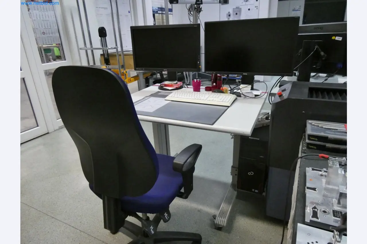 Engel Spritzgießmaschinen und Maschinen aus der Kunststoffindustrie-5