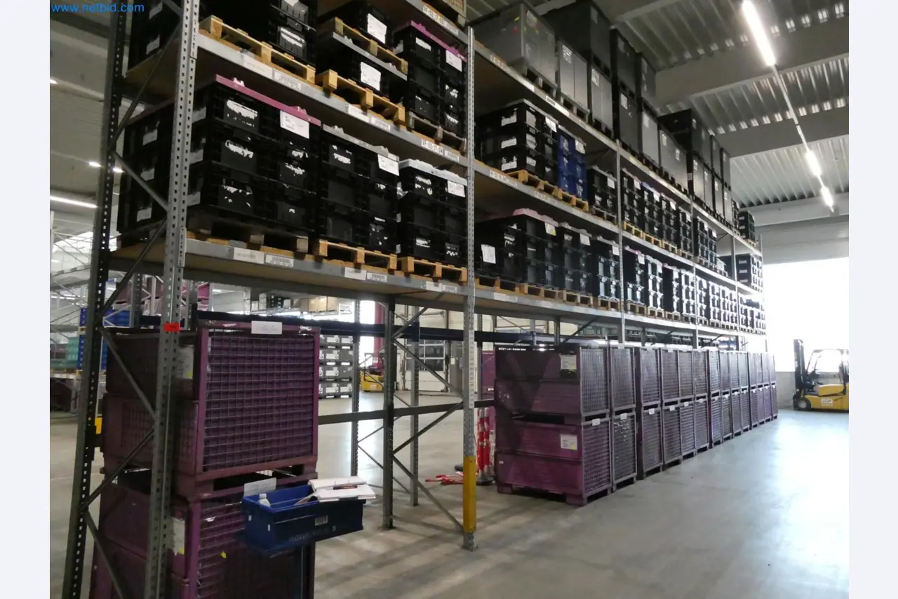 Engel Spritzgießmaschinen und Maschinen aus der Kunststoffindustrie-2