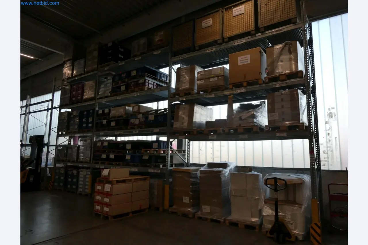 Engel Spritzgießmaschinen und Maschinen aus der Kunststoffindustrie-6