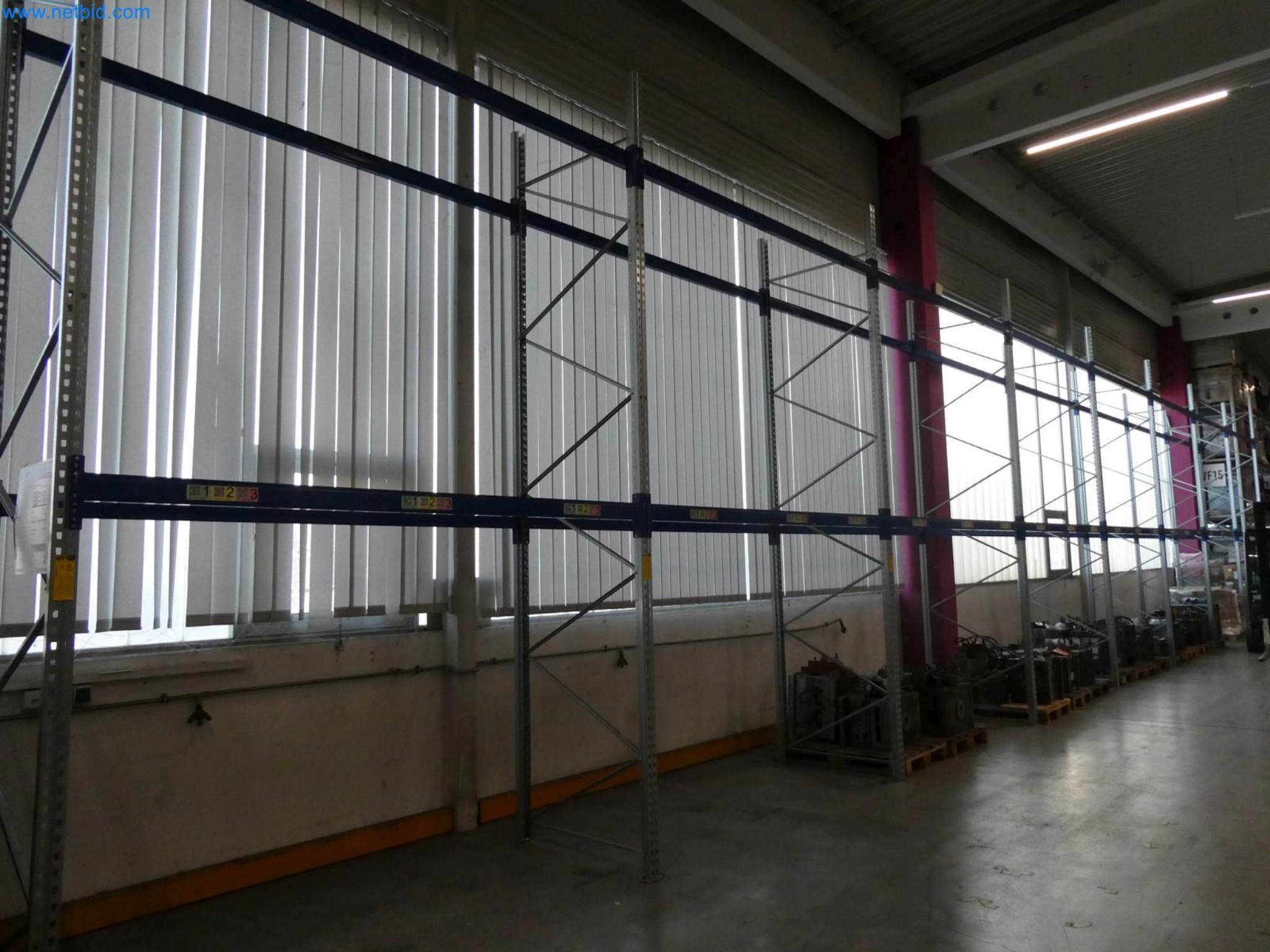 Engel Spritzgießmaschinen und Maschinen aus der Kunststoffindustrie-4