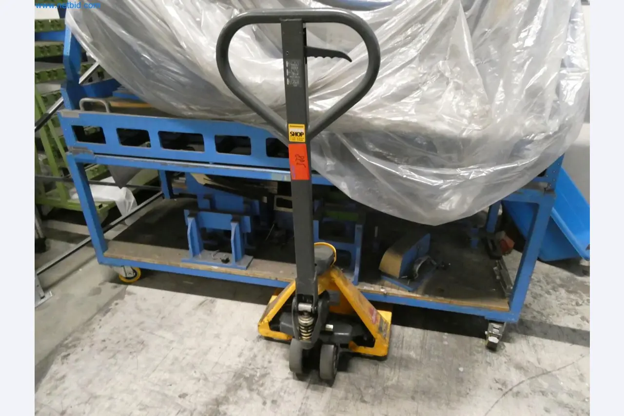 Engel Spritzgießmaschinen und Maschinen aus der Kunststoffindustrie-11