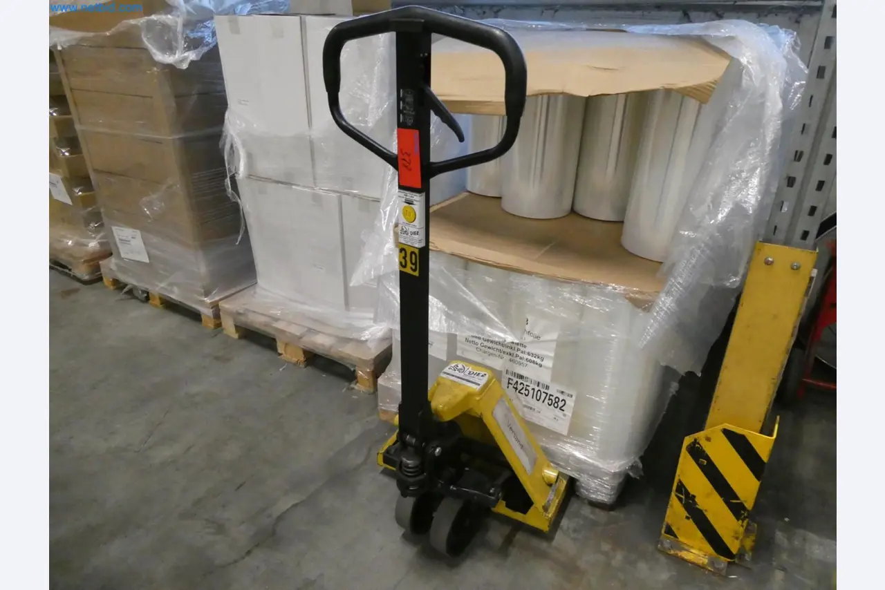 Engel Spritzgießmaschinen und Maschinen aus der Kunststoffindustrie-12