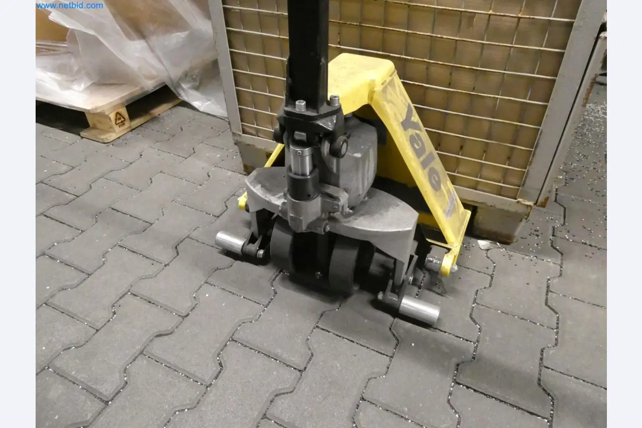 Engel Spritzgießmaschinen und Maschinen aus der Kunststoffindustrie-13