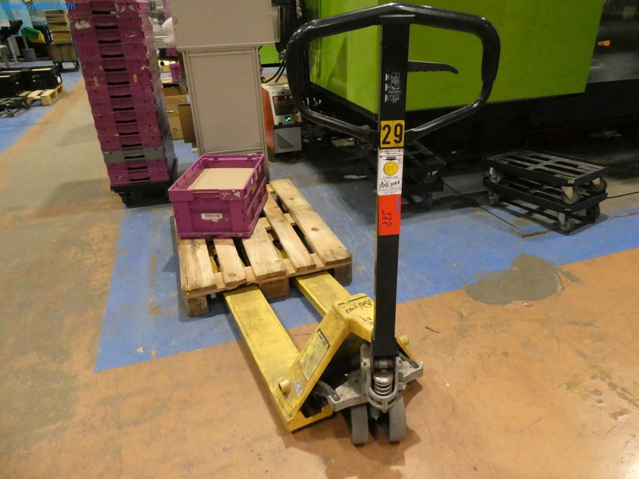 Engel Spritzgießmaschinen und Maschinen aus der Kunststoffindustrie-19