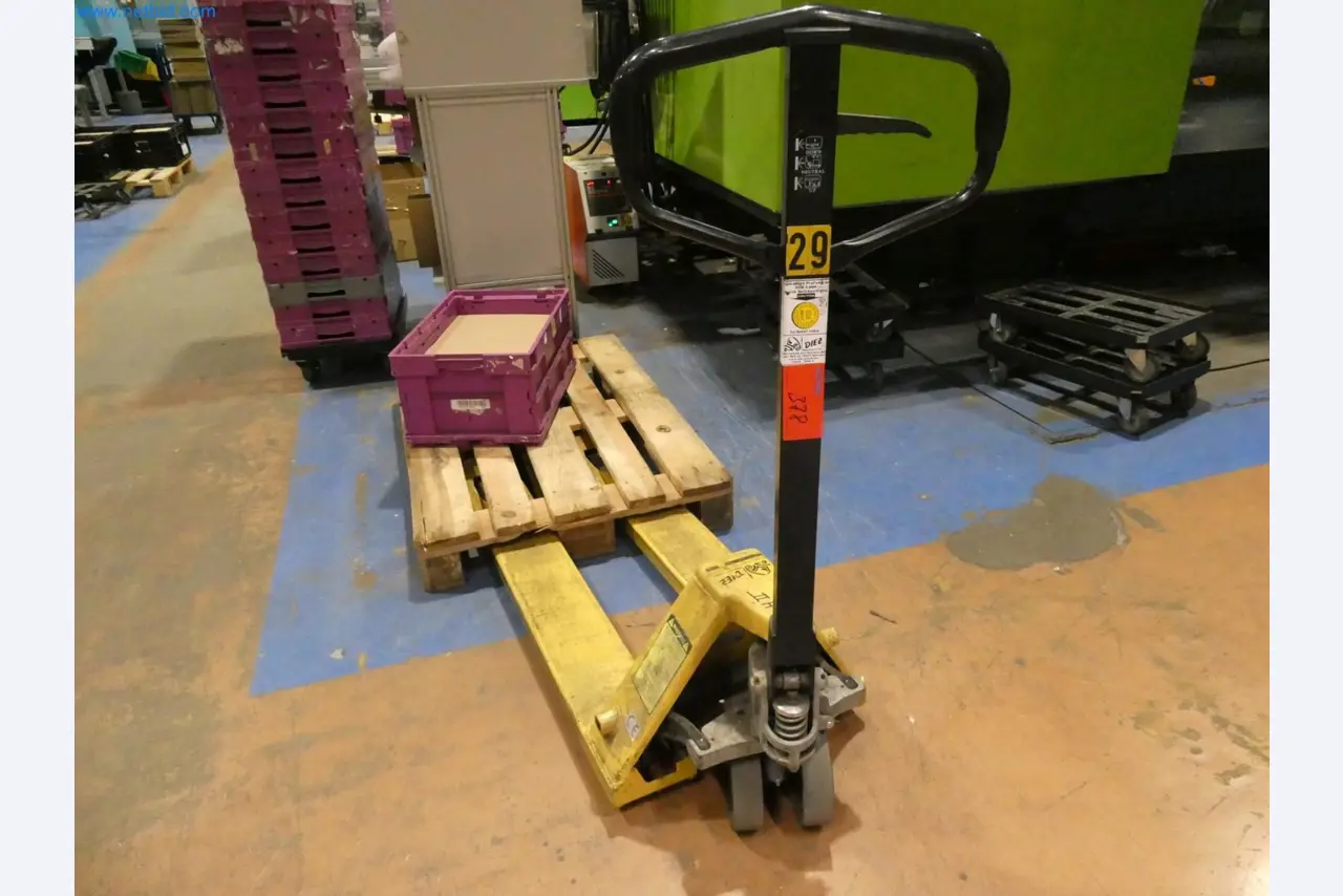 Engel Spritzgießmaschinen und Maschinen aus der Kunststoffindustrie-19