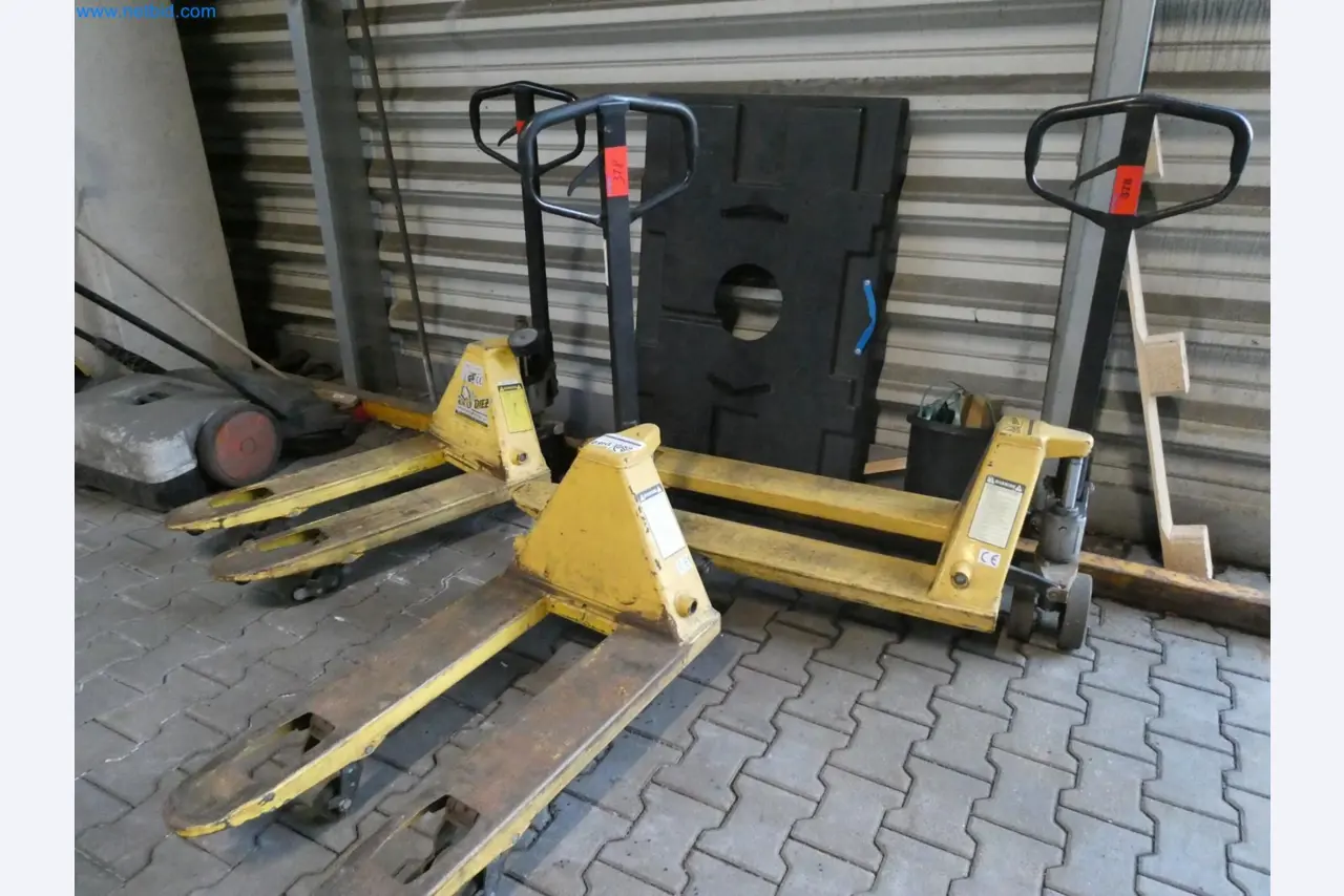 Engel Spritzgießmaschinen und Maschinen aus der Kunststoffindustrie-1