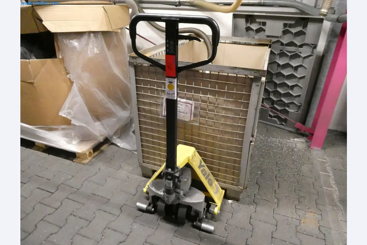 Engel Spritzgießmaschinen und Maschinen aus der Kunststoffindustrie-21