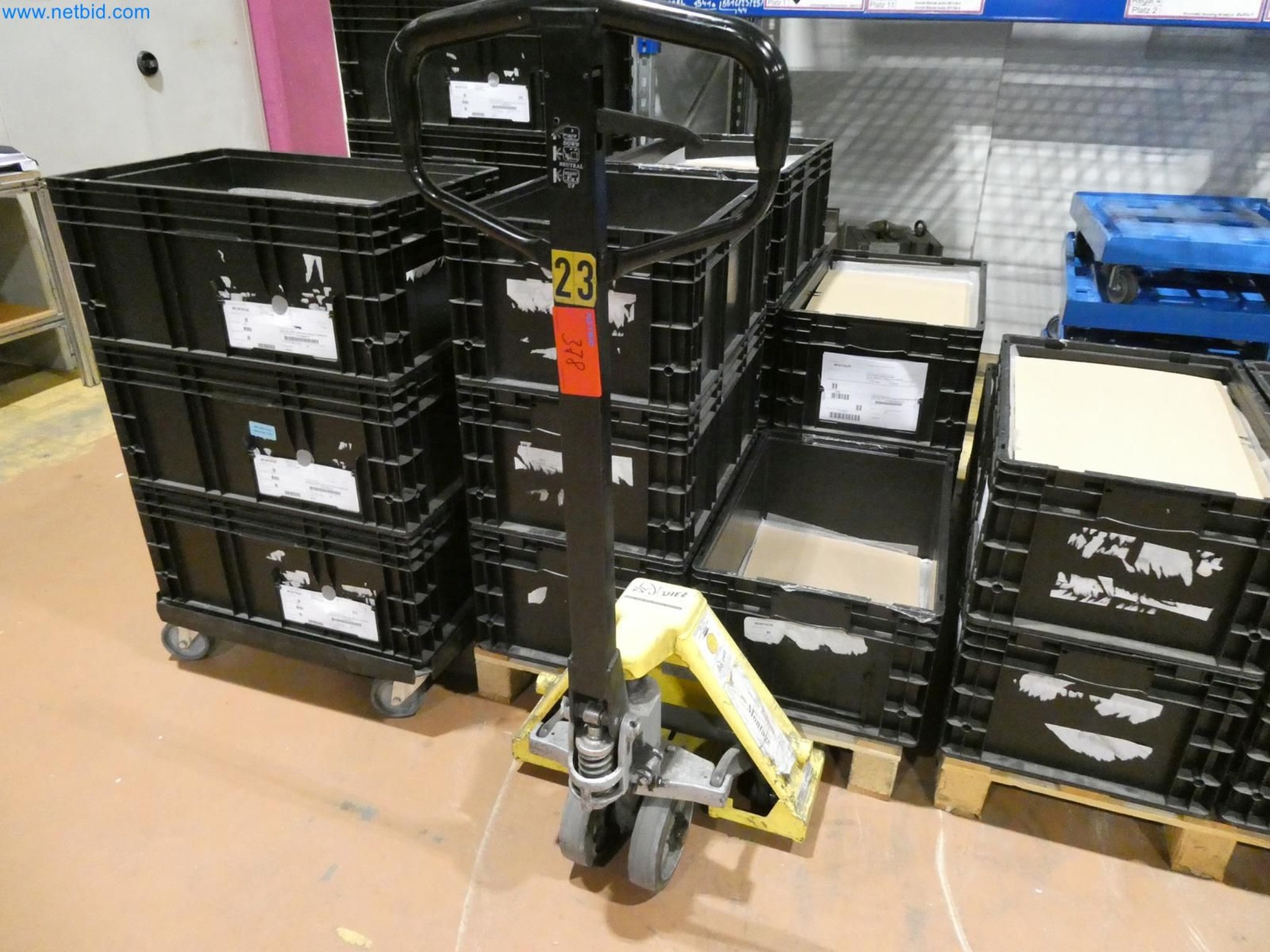 Engel Spritzgießmaschinen und Maschinen aus der Kunststoffindustrie-23