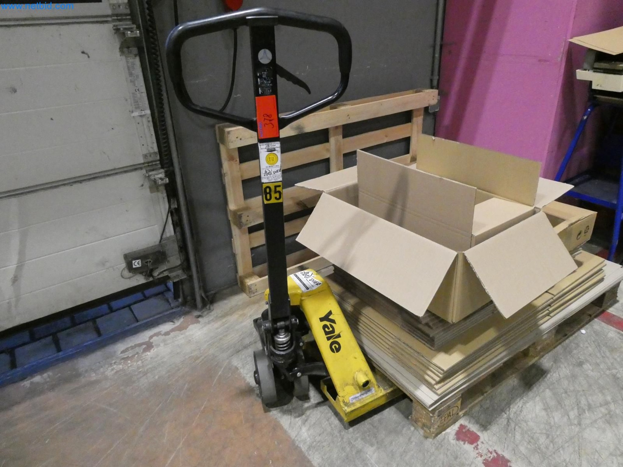 Engel Spritzgießmaschinen und Maschinen aus der Kunststoffindustrie-24