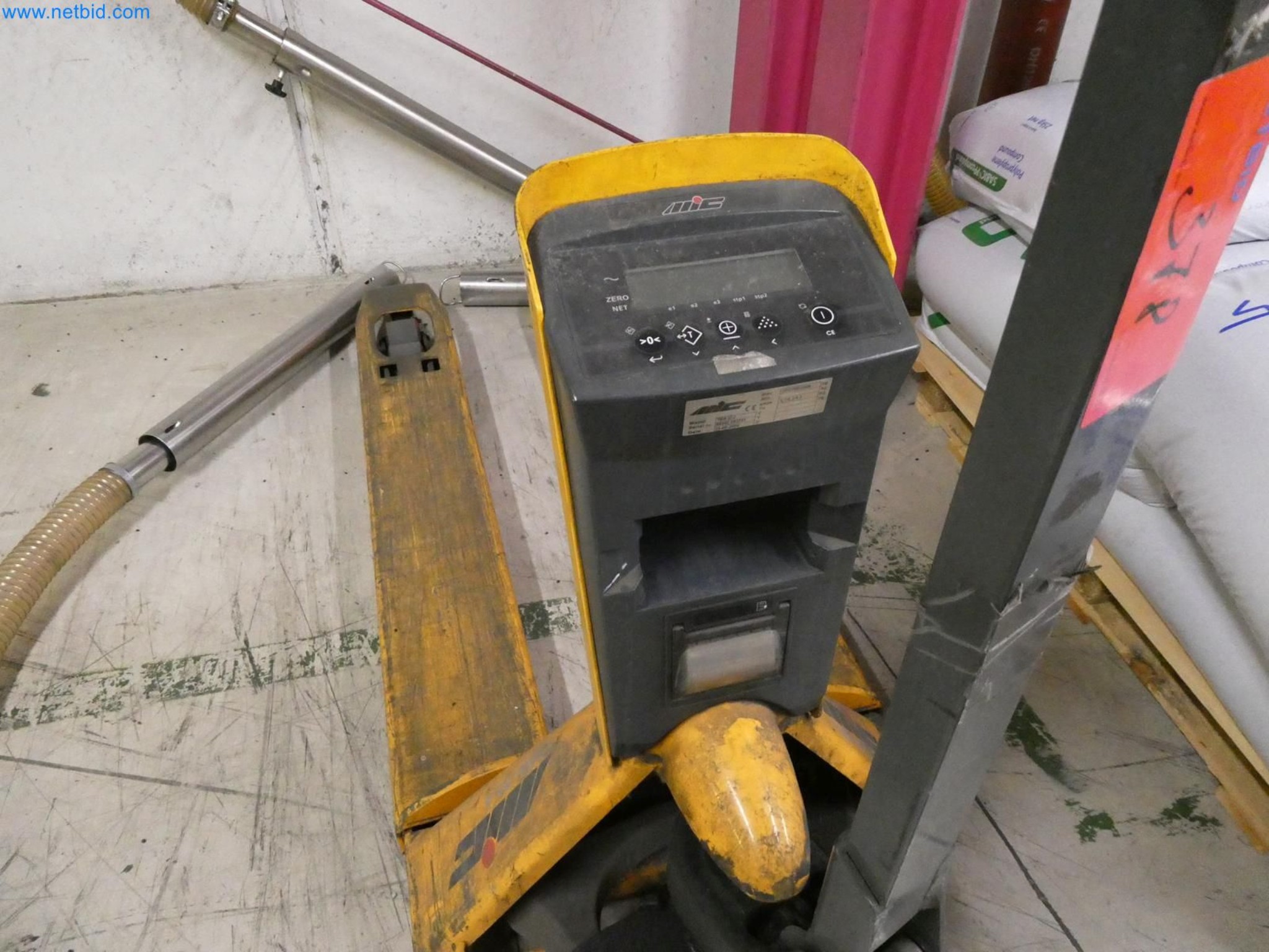 Engel Spritzgießmaschinen und Maschinen aus der Kunststoffindustrie-32