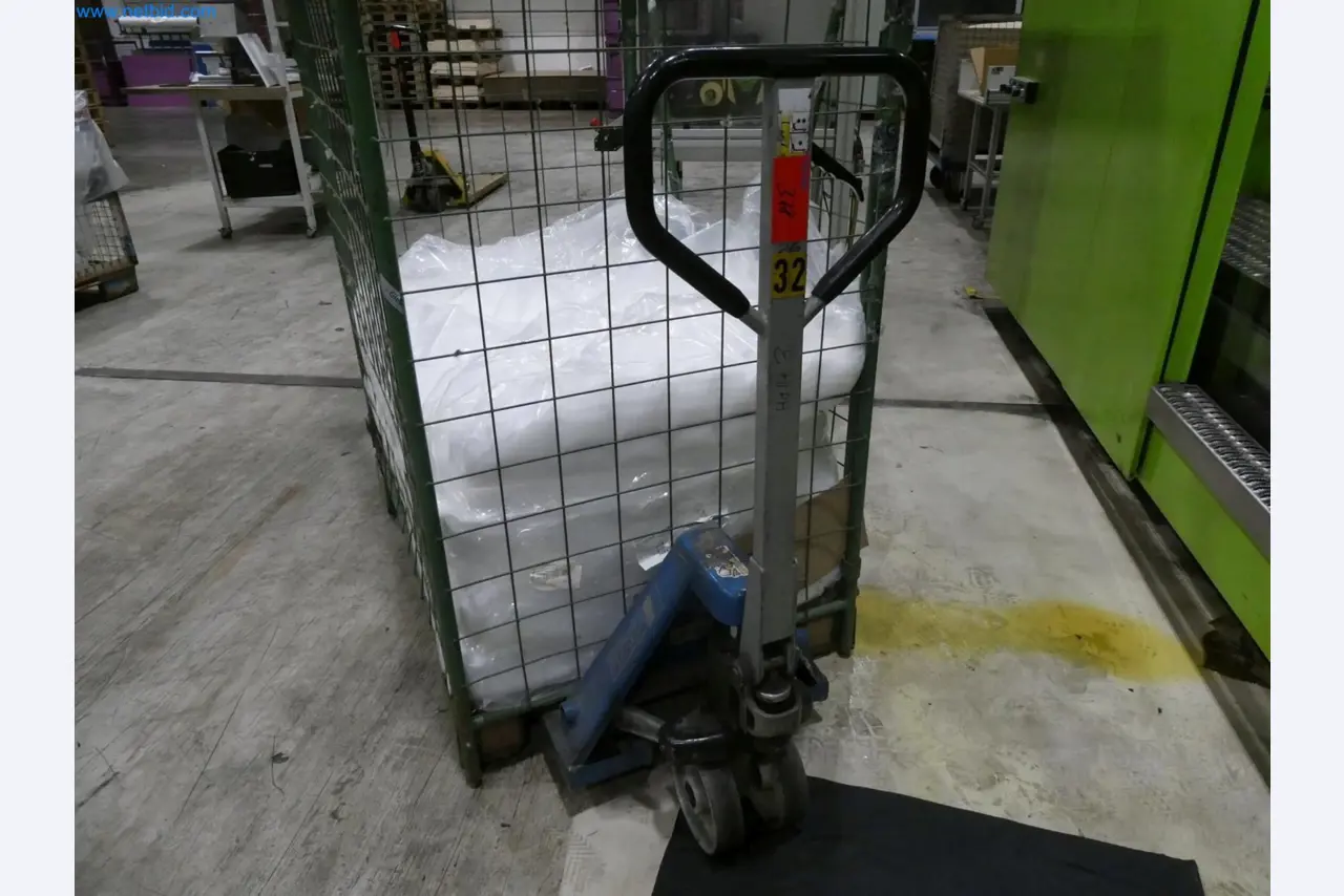 Engel Spritzgießmaschinen und Maschinen aus der Kunststoffindustrie-35