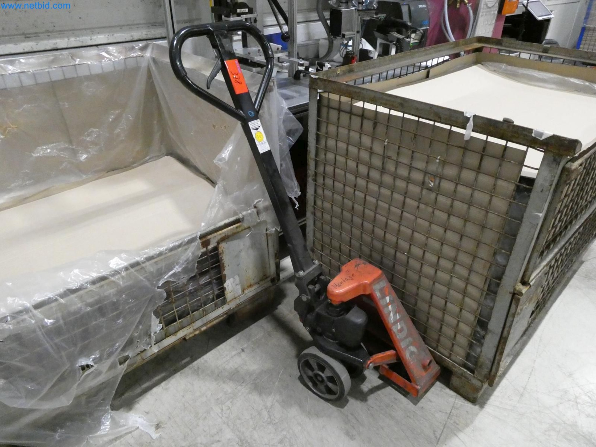 Engel Spritzgießmaschinen und Maschinen aus der Kunststoffindustrie-36