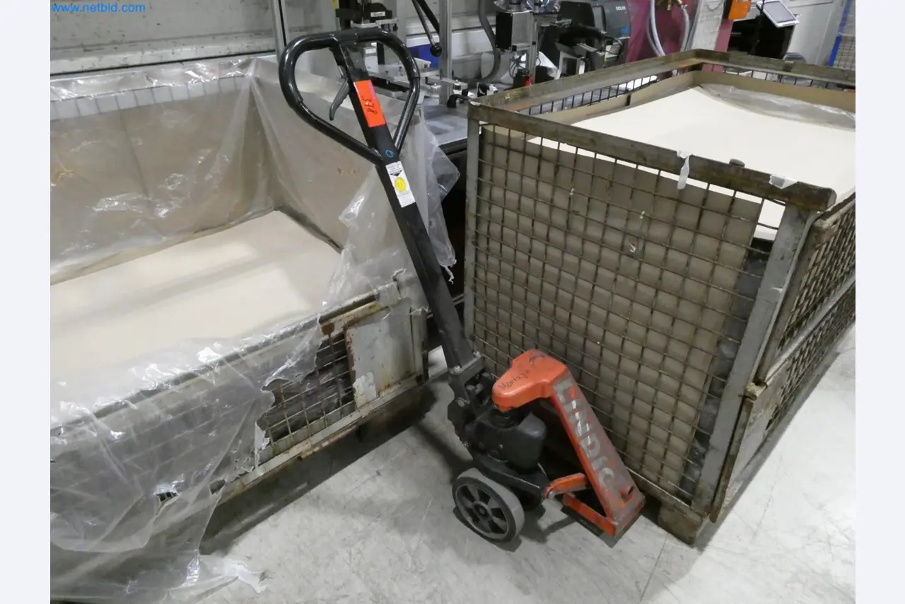 Engel Spritzgießmaschinen und Maschinen aus der Kunststoffindustrie-36