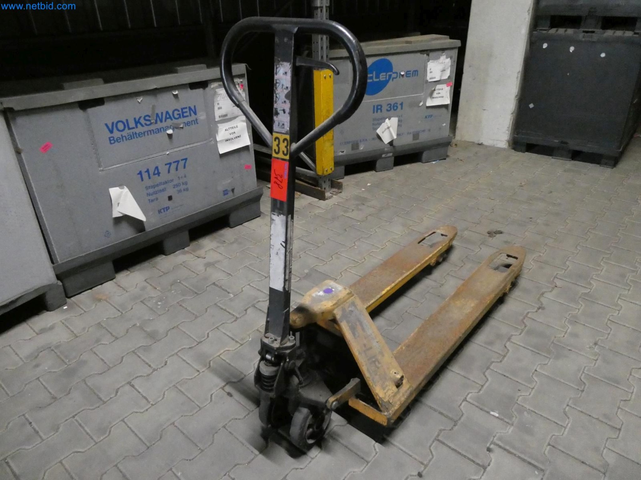 Engel Spritzgießmaschinen und Maschinen aus der Kunststoffindustrie-3