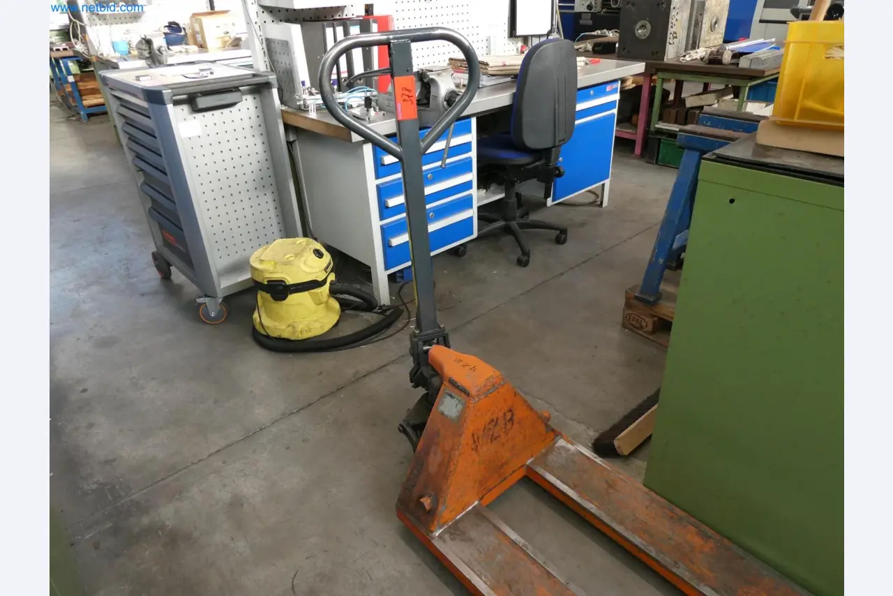 Engel Spritzgießmaschinen und Maschinen aus der Kunststoffindustrie-43