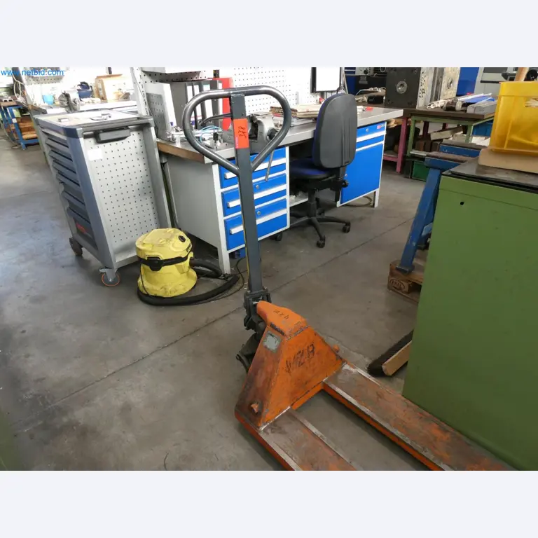 Engel Spritzgießmaschinen und Maschinen aus der Kunststoffindustrie-43