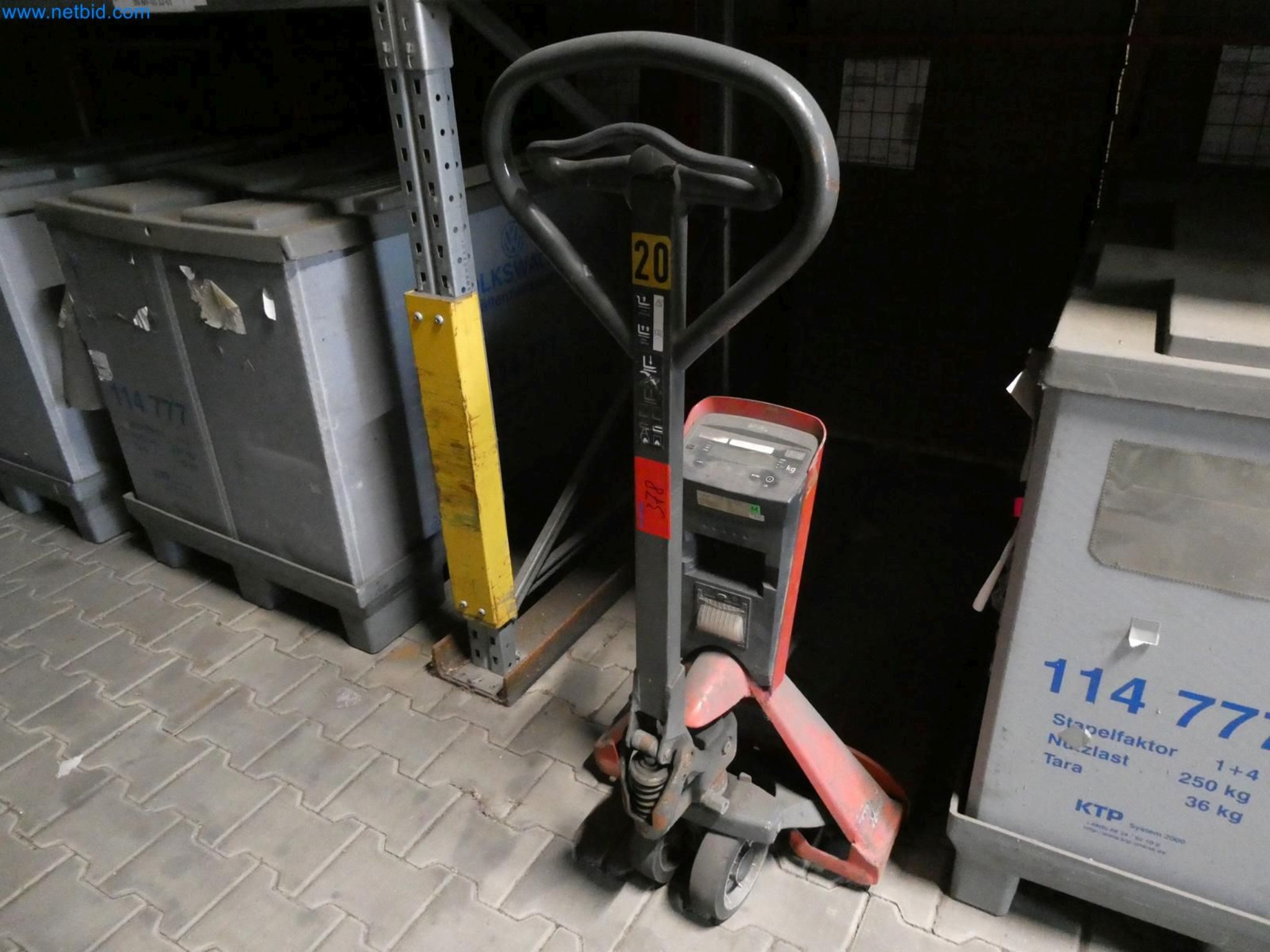 Engel Spritzgießmaschinen und Maschinen aus der Kunststoffindustrie-4