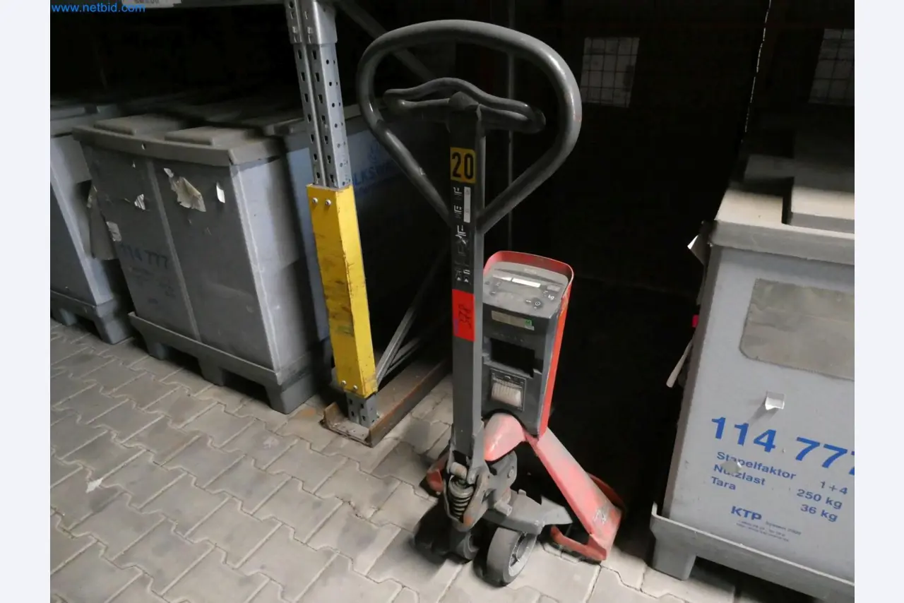 Engel Spritzgießmaschinen und Maschinen aus der Kunststoffindustrie-4