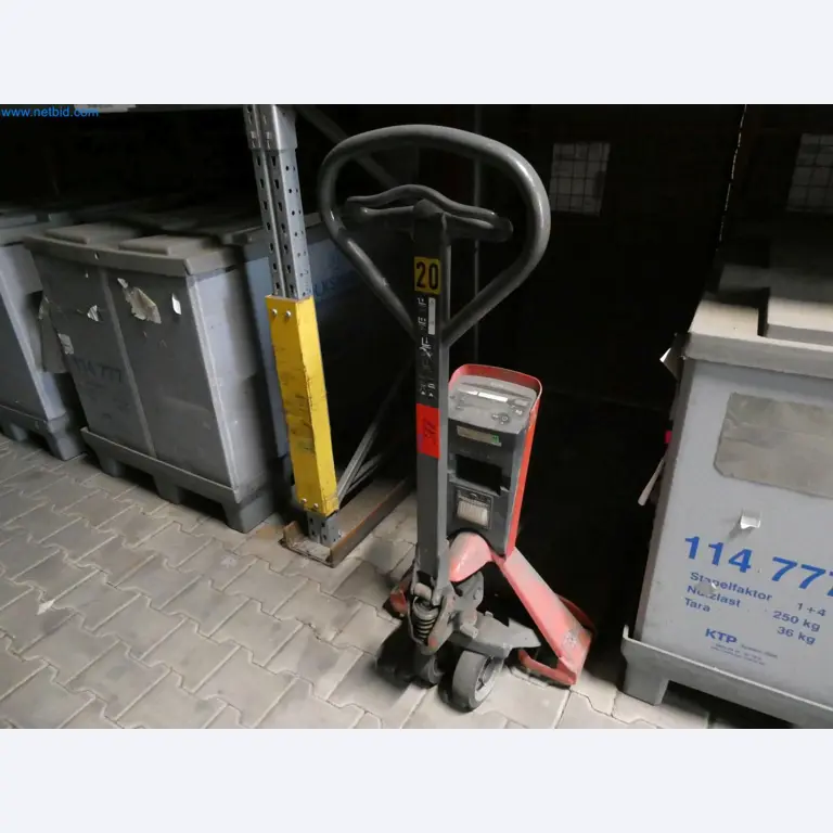 Engel Spritzgießmaschinen und Maschinen aus der Kunststoffindustrie-4