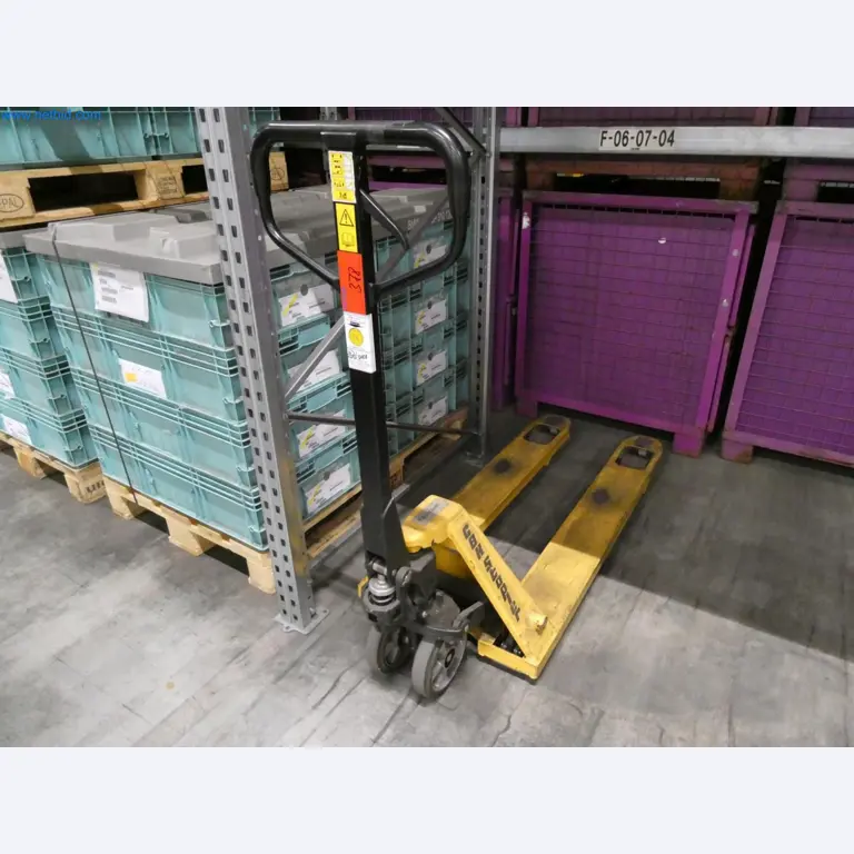 Engel Spritzgießmaschinen und Maschinen aus der Kunststoffindustrie-5