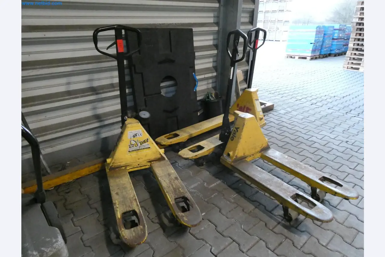 Engel Spritzgießmaschinen und Maschinen aus der Kunststoffindustrie-6